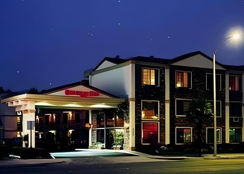 California Anaheim Hotel Exterior