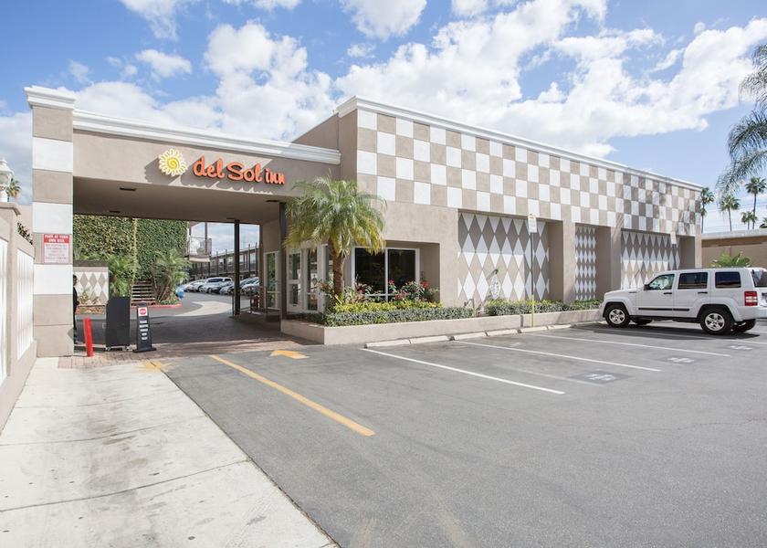 California Anaheim Front of property
