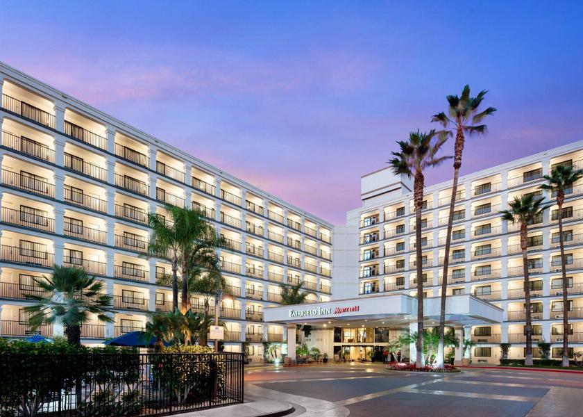 California Anaheim Hotel Exterior
