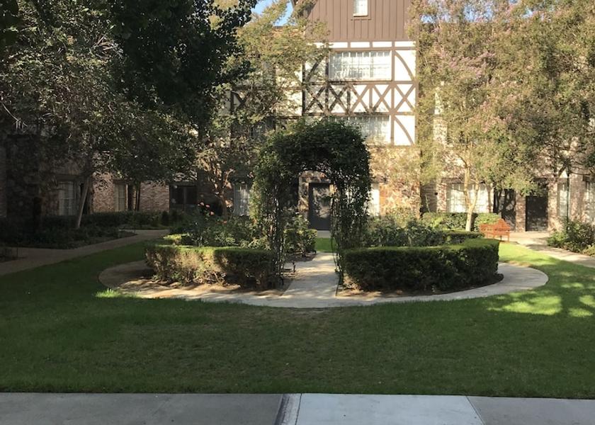California Anaheim Courtyard