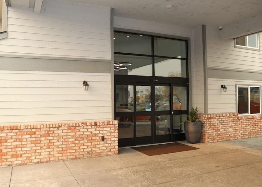 California Antioch Facade