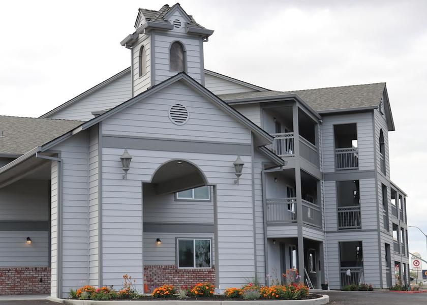 California Antioch Facade