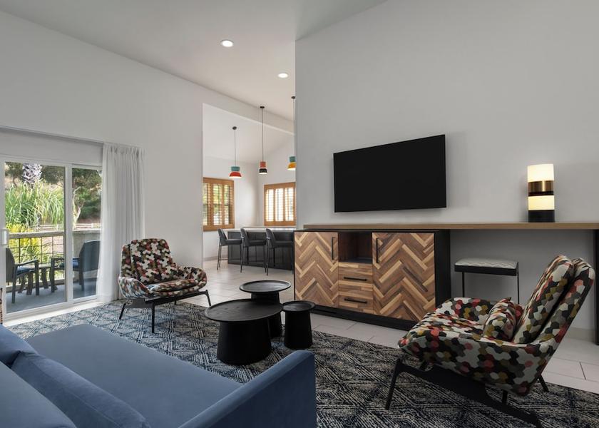 California Avalon Room