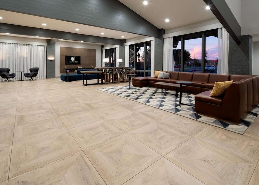 California Bakersfield Lobby