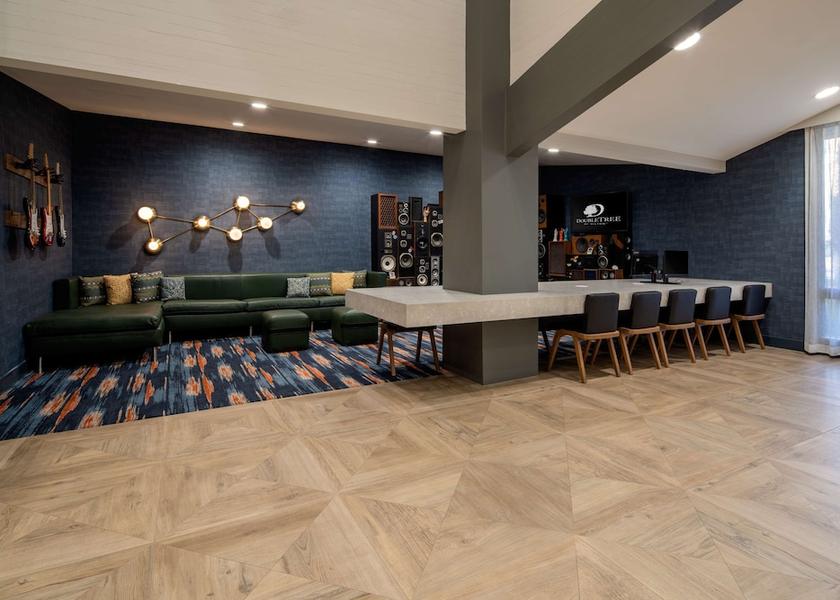 California Bakersfield Lobby