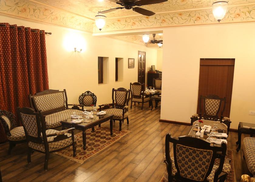 Uttar Pradesh Varanasi Food & Dining