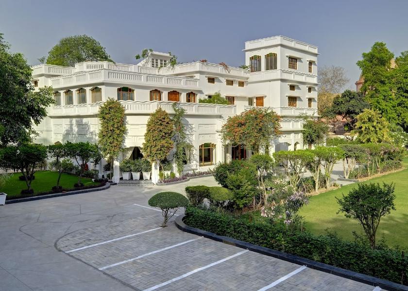 Uttar Pradesh Lucknow Property entrance