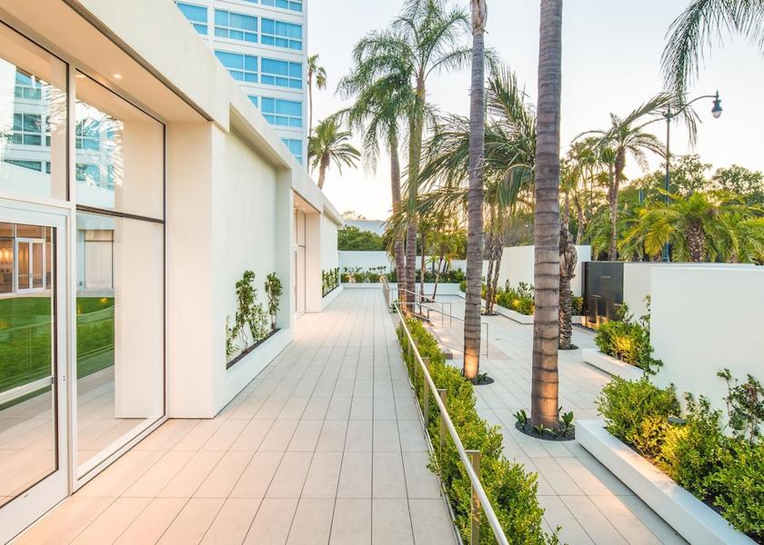 California Beverly Hills Courtyard