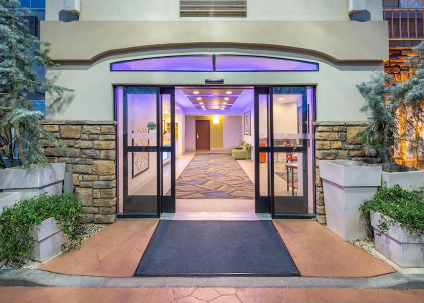 California Bishop Exterior Detail