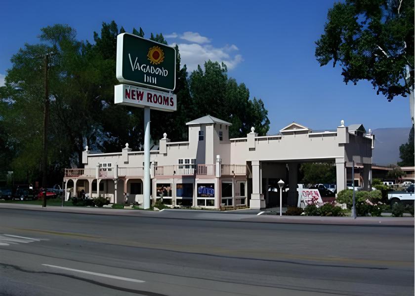 California Bishop Hotel Exterior