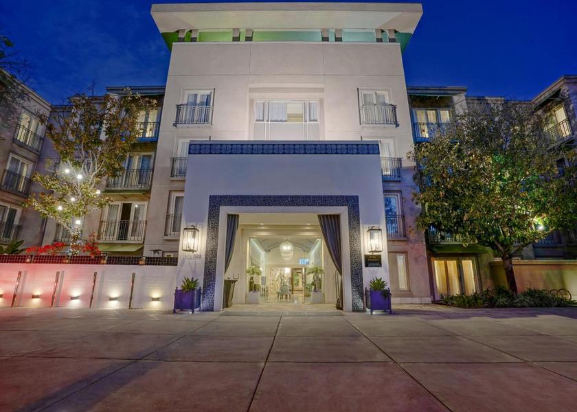 California Burbank Hotel Exterior