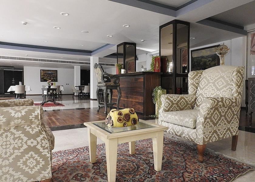 Uttarakhand Mussoorie Lobby sitting area