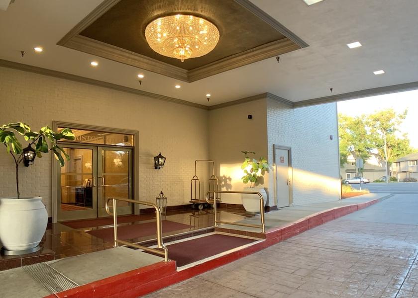California Campbell Entrance