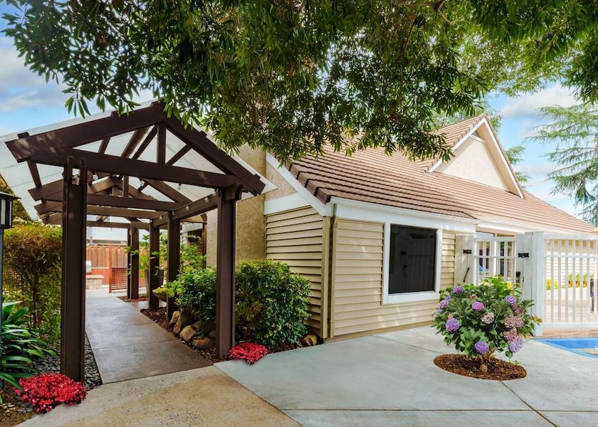 California Campbell Exterior