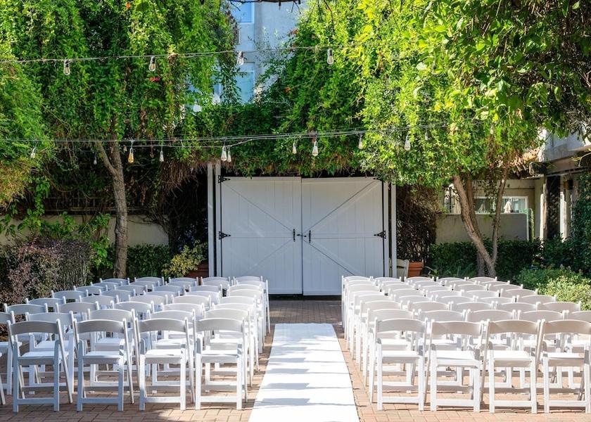 California Campbell Courtyard