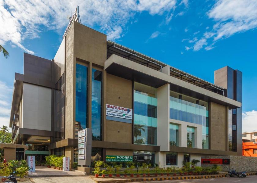 Karnataka Udupi Hotel Exterior