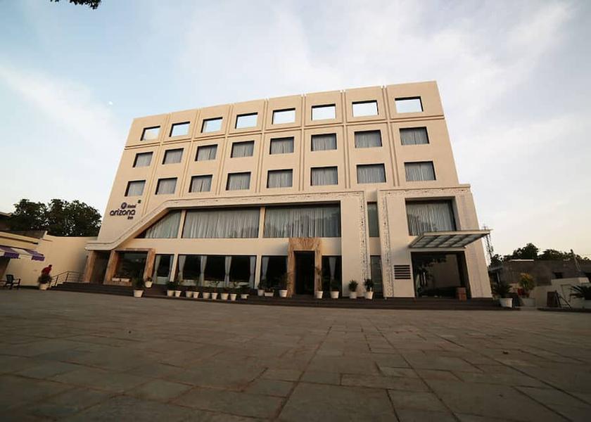 Gujarat Anand Hotel Exterior