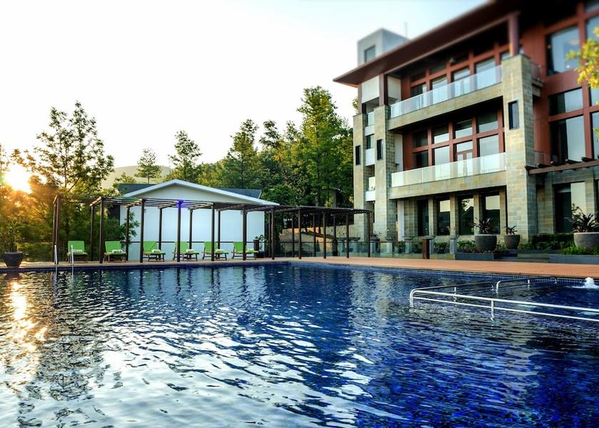 Karnataka Chikkamagaluru Infinity pool