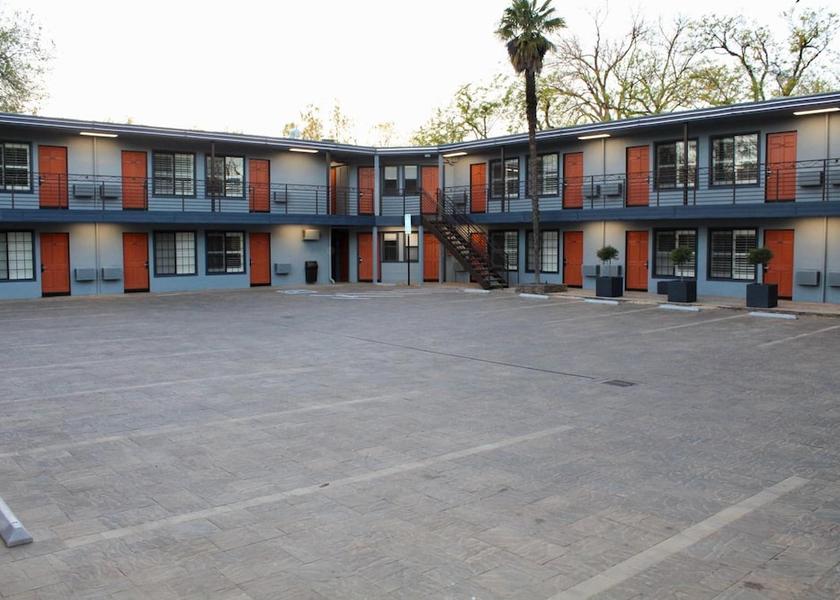 California Davis Exterior Detail