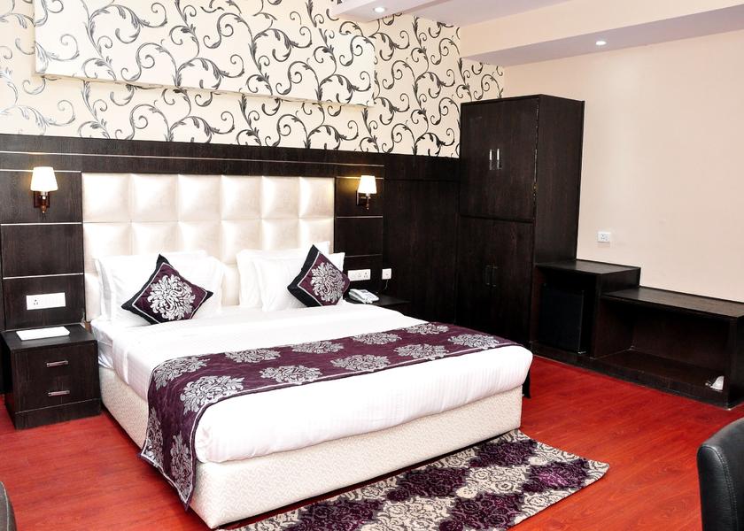 Uttar Pradesh Lucknow Family Club 