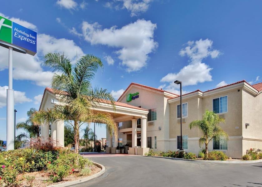 California Delano Exterior Detail