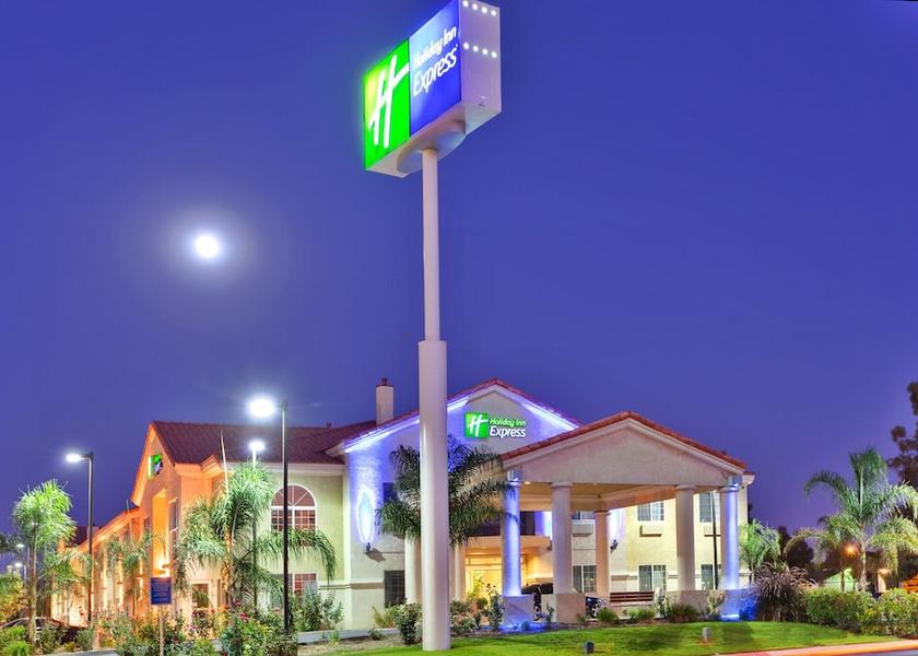 California Delano Exterior Detail