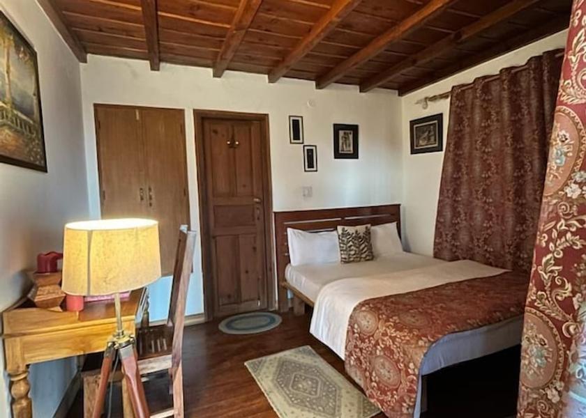 Uttarakhand Mukteshwar Standard Room