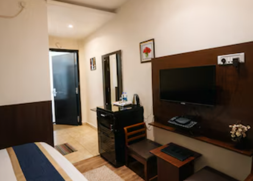 Himachal Pradesh Dharamshala Deluxe Room