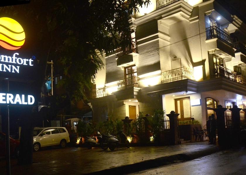 Maharashtra Dapoli Front of property - evening/night