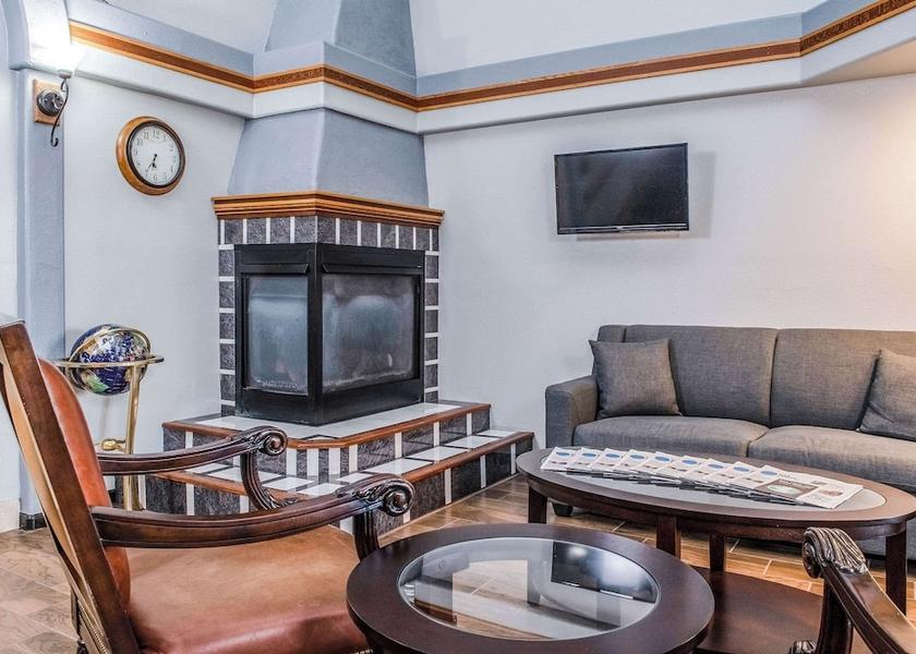 California Eureka Lobby