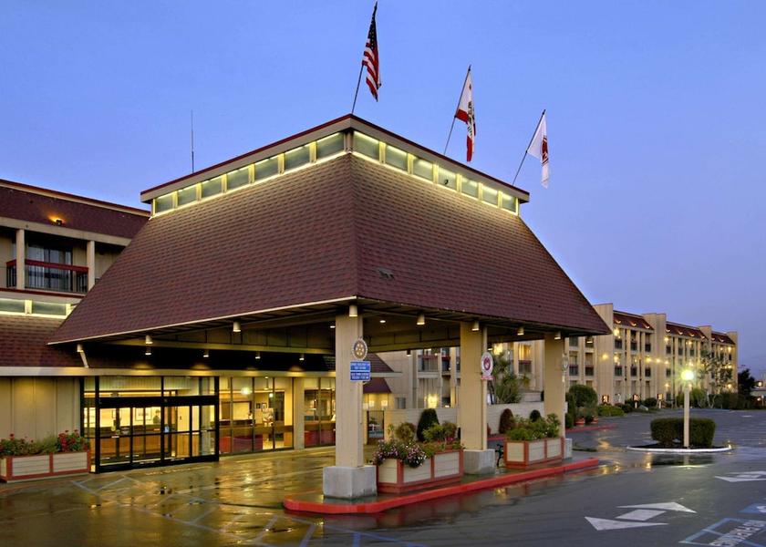 California Eureka Exterior Detail