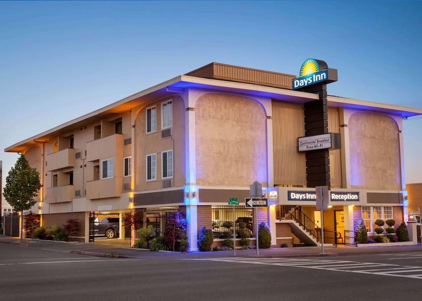 California Eureka Exterior Detail