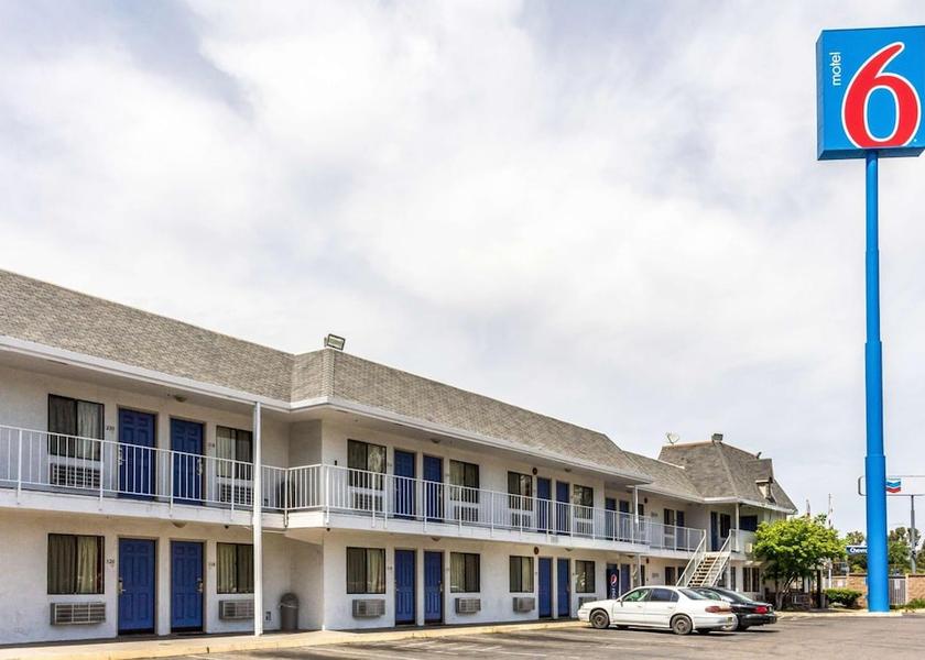 California Fresno Exterior Detail