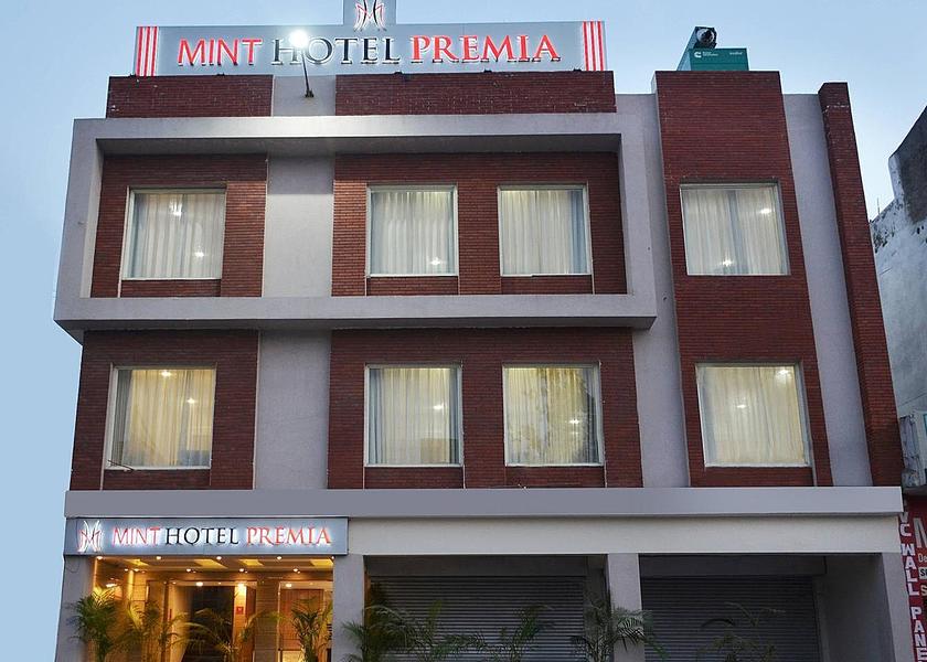 Punjab Zirakpur Hotel Exterior