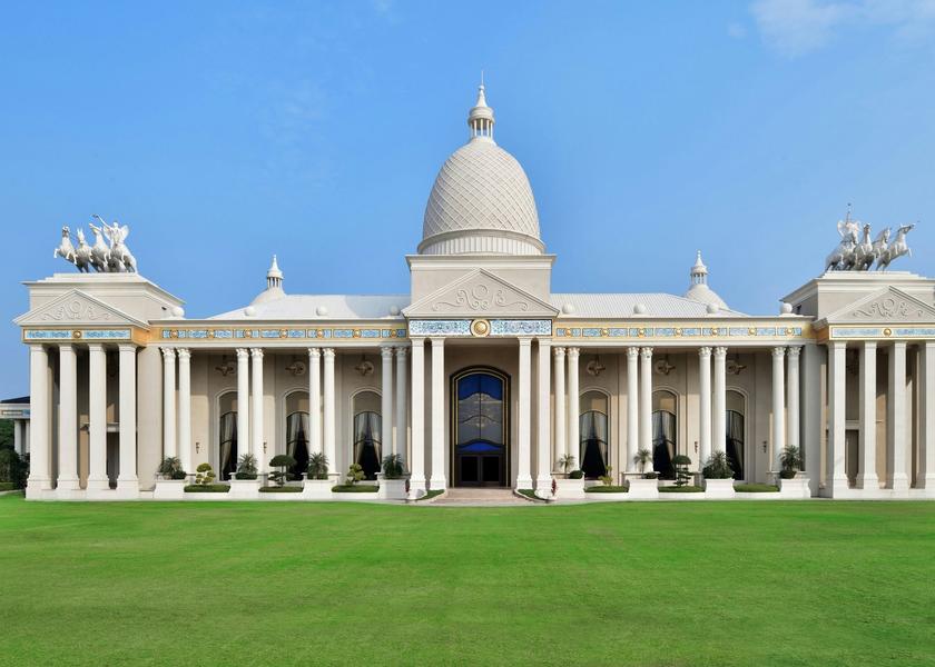 Madhya Pradesh Indore Sheraton Grand Palace Exterior