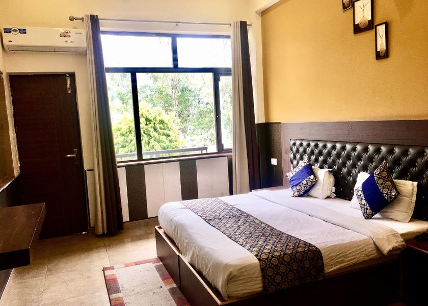 Uttarakhand Rishikesh Family Room