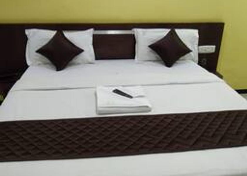 Tamil Nadu Tirupur Deluxe Double Room
