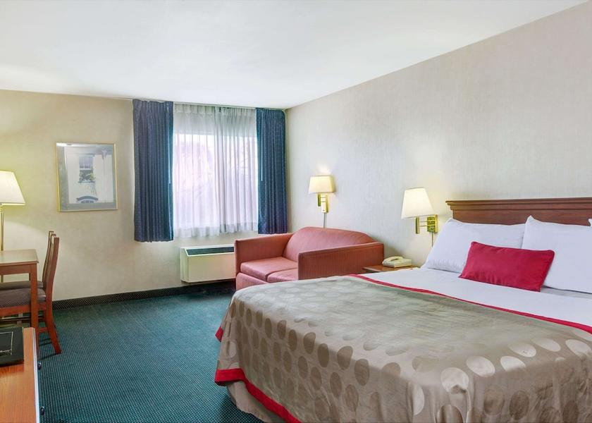 California Hawthorne Room