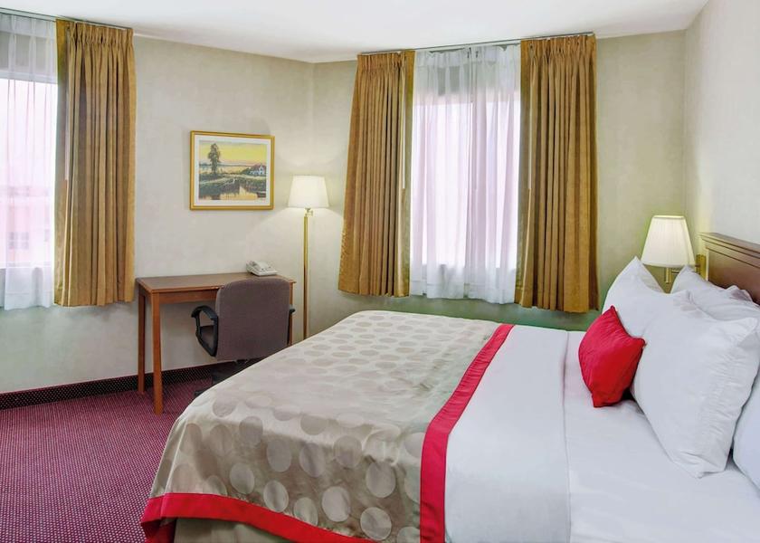 California Hawthorne Room