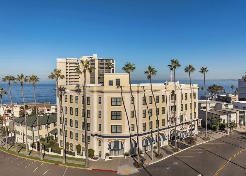 California La Jolla Front of property