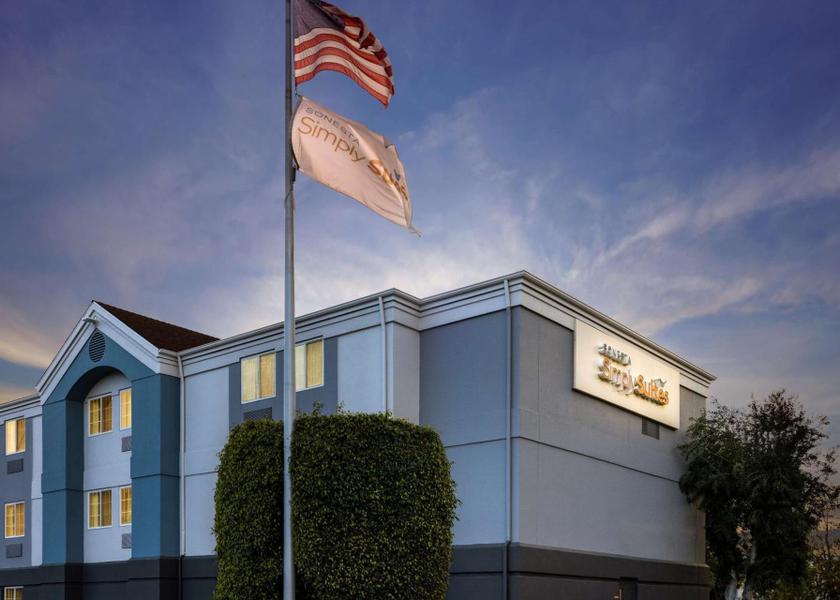 California Lake Forest exterior view