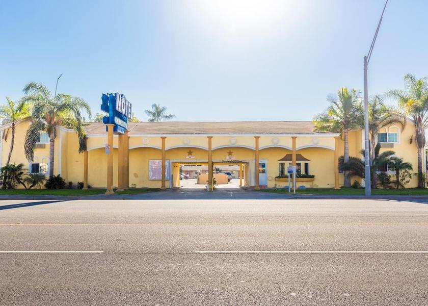 California Long Beach Exterior Detail