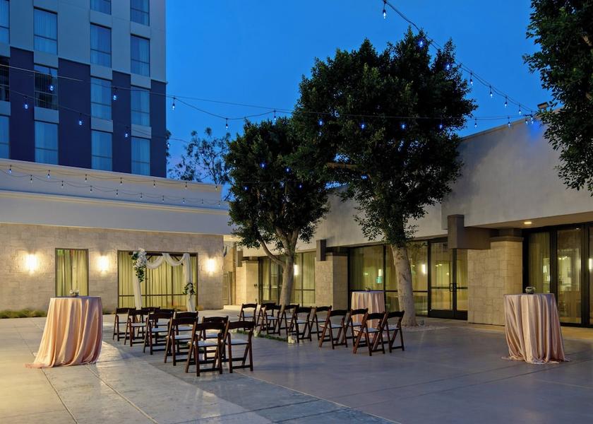 California Long Beach Meeting Room