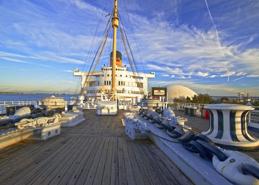 California Long Beach Facade