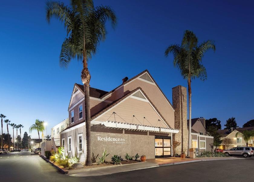 California Long Beach Exterior Detail