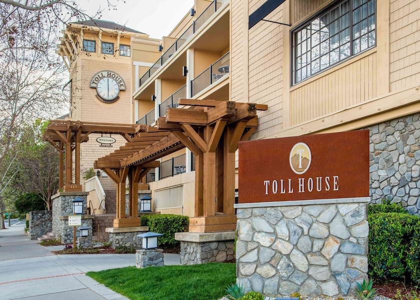 California Los Gatos Exterior