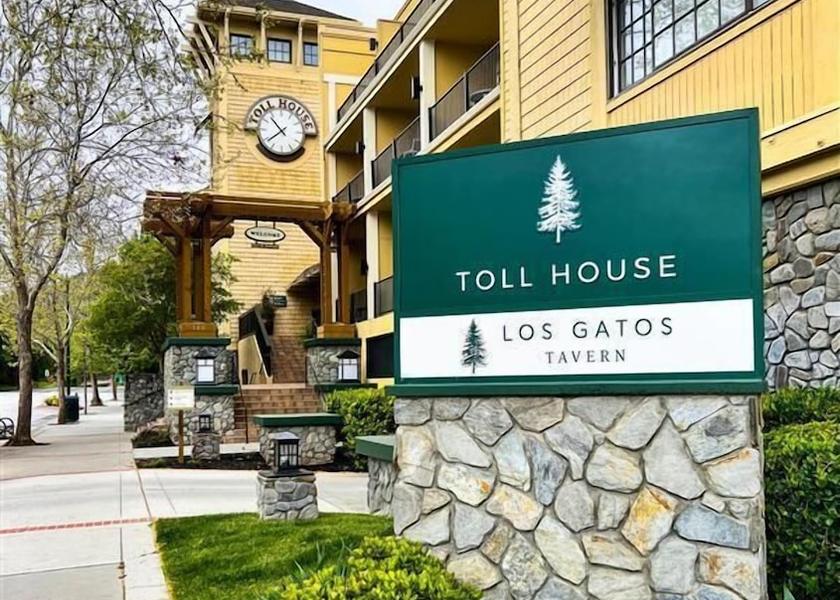 California Los Gatos Front of property