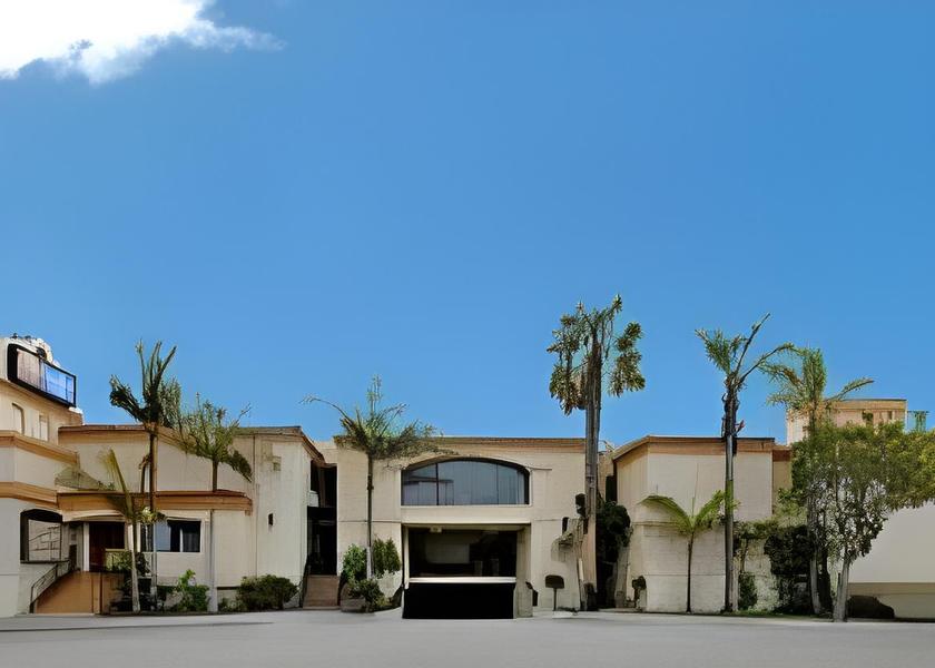 California Manhattan Beach Hotel Exterior