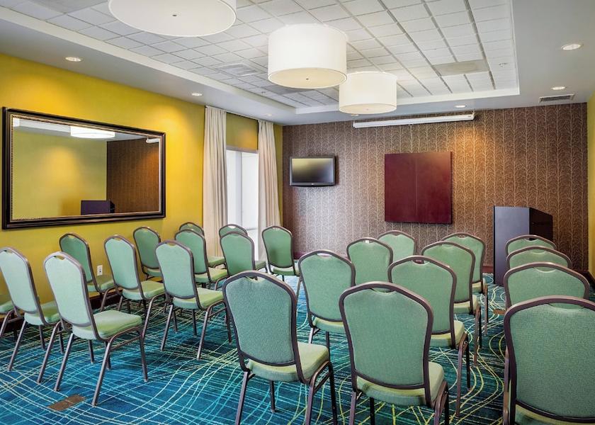 California Modesto Meeting Room