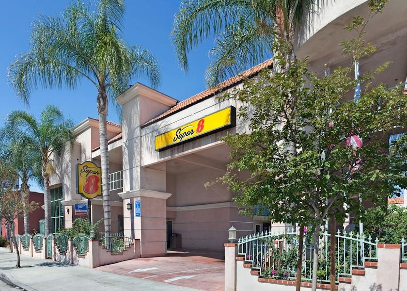 California north hollywood Exterior Detail